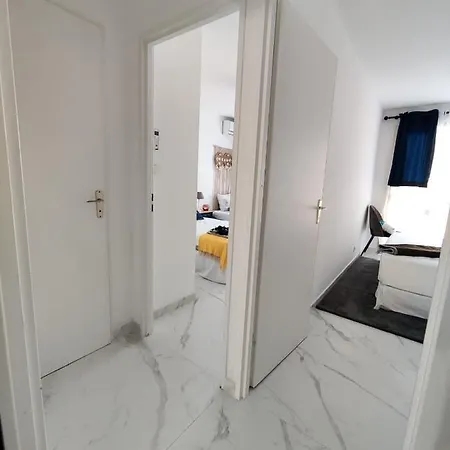 Apartman En Exclusivite T3 A 2 Pas Des Plages De St Raphael *