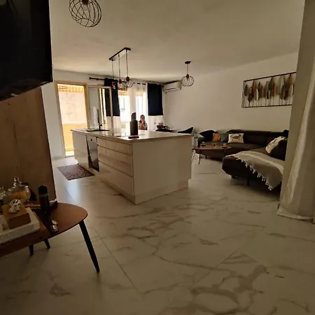 Lägenhet En Exclusivite T3 A 2 Pas Des Plages De St Raphael *