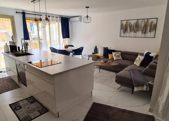 En Exclusivite T3 A 2 Pas Des Plages De St Raphael Saint-Raphaël