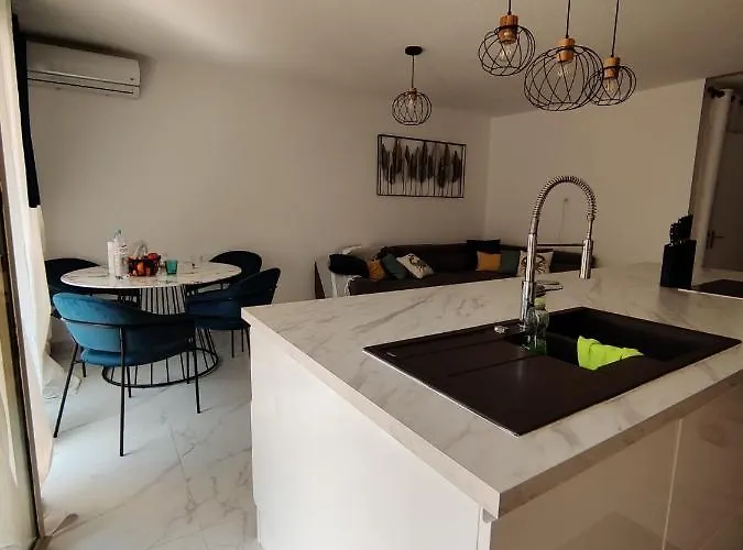 En Exclusivite T3 A 2 Pas Des Plages De St Raphael 公寓 *